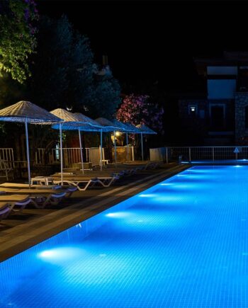 Tac Rgb Par56 Led Pool Pære Med Fjernbetjening Ip68 12v Inkl Fjernbetjening Kulør : Rgb